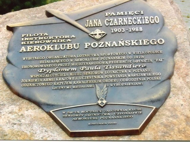 Tablica pamiątkowa pamięci Jana Czarneckiego - Aeroklub Poznański