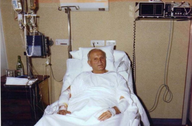 Klinika Gemelli - Ojciec Święty Jan Paweł II po operacji