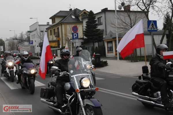 uroczystości w Mosinie zlot motocyklistów z flagami Polski