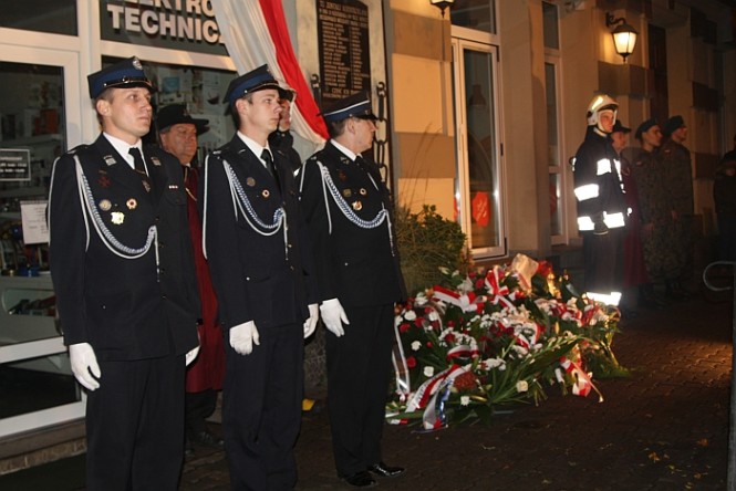 76. rocznica rozstrzelania 15 Obywateli Mosiny i okolicznych miejscowości na Rynku w Mosinie