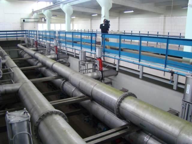 Stacja uzdatniania wody w Mosinie w budynku