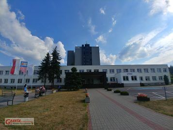 Szpital w Puszczykowie - wejście główne