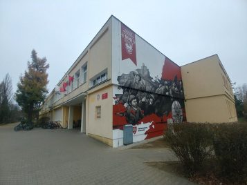 Powstanie Wielkopolskie - mural na ścianie SP2 w Puszczykowie