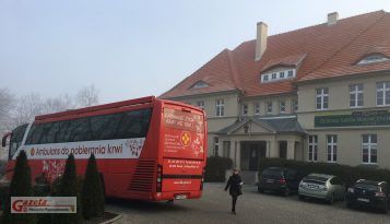 autobus - Mobilny Punkt Poboru Krwi - autobus- ZSR w Grzybnie