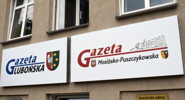 Banery ledowe na budynku redakcji Gazety Mosińsko-Puszczykowskiej i Gazety Lubońskiej