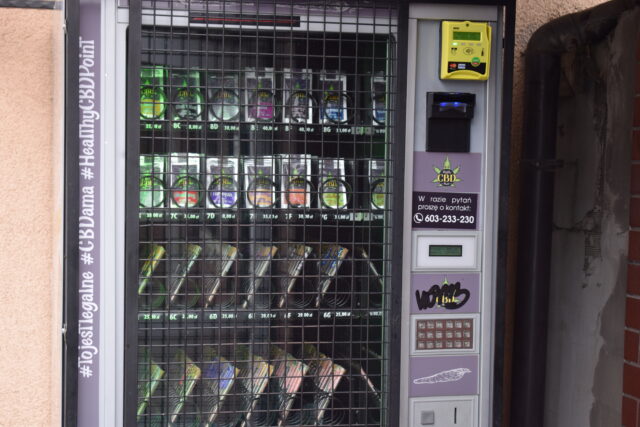 Automat z produktami na bazie CBD w Mosinie