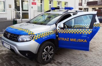 Dacia Duster z napędem na cztery koła - nowy radiowóz z w mosińskiej Straży Miejskiej
