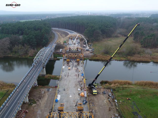 Budowa nowego mostu w Rogalinku