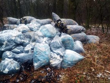 Odpady skóropodobne znalezione na terenie Nadleśnictwa Góra Śląska