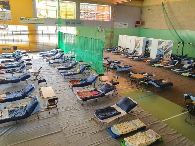 Rozkładane łóżka dla uchodźców z Ukrainy