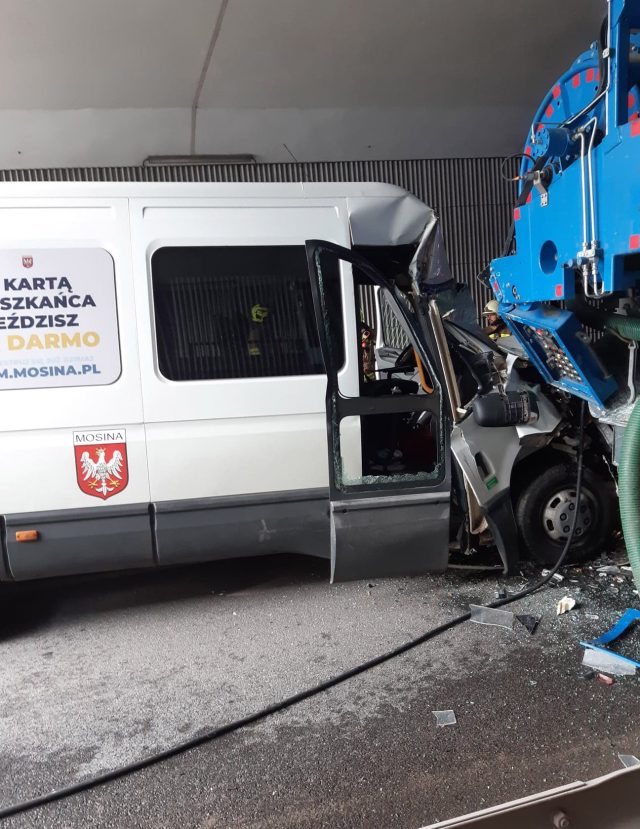 Wypadek w tunelu na ulicy Śremskiej w Mosinie