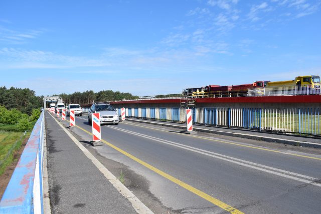 Po oddaniu nowego mostu do użytku, stara droga zostanie rozebrana.