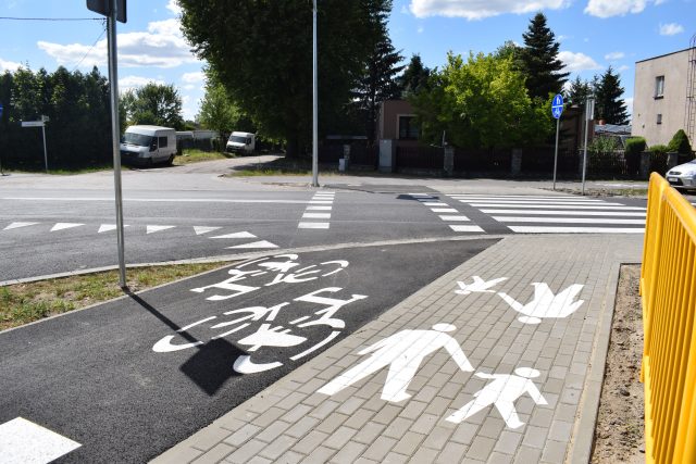 Wykonano także przejście dla pieszych i rowerzystów przez ulicę Śremską.