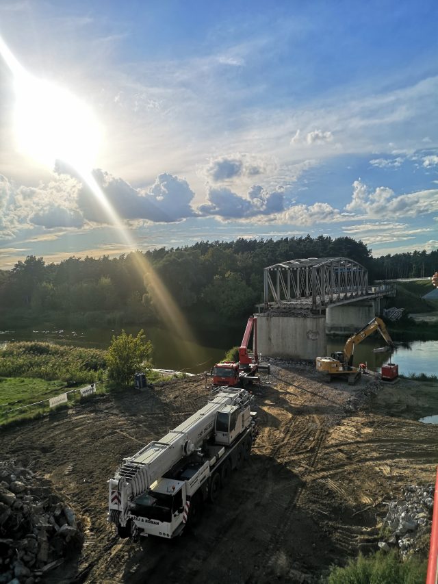 W piątek, 9 września, rozpoczęto ostateczną rozbiórkę stalowej konstrukcji mostu w Rogalinku.