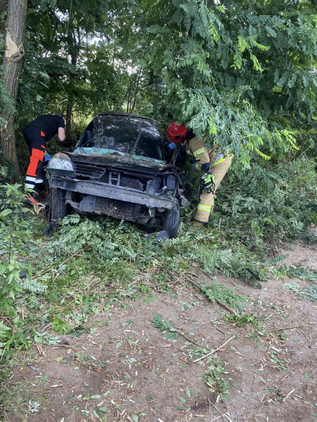 Groźny wypadek w okolicach Sulejewa. Fot. OSP KSRG Żabno