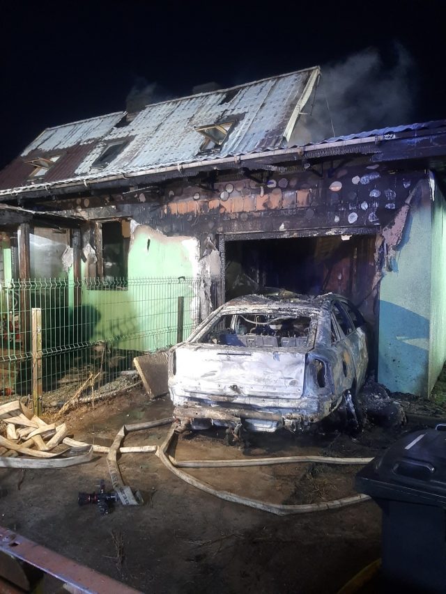 Pożar w Drużynie - spalony dom oraz samochód