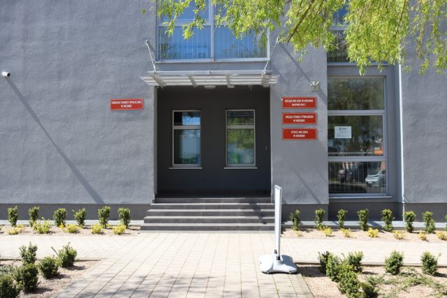 Urząd Miejski w Mosinie, drugi budynek urzędu przy ul. Dworcowej w którym znajduje się m.in. Ośrodek Pomocy Społecznej