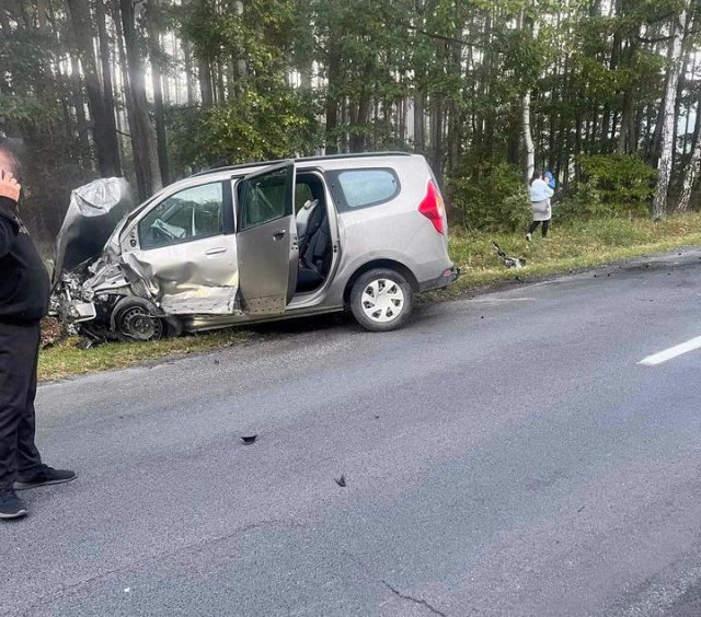 Wypadek 4 samochodów pomiędzy Wiórkiem, a Rogalinkiem; Fot. Czytelnik
