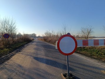 Zamknięta droga Żabno - Grzybno