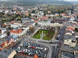 Rynek i centrum w Mosinie widok z lotu ptaka