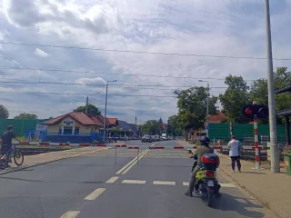 Przejazd kolejowy przy ulicy Dworcowej w Puszczykowie