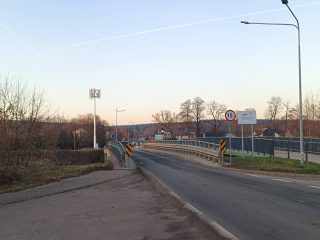 Most z jednym pasem ruchu pomiędzy Krosnem a Krosinkiem w ciągu ulicy Lipowej