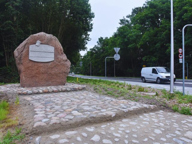 Pomnik powstańca wielkopolskiego Piotra Mocka w Mosinie